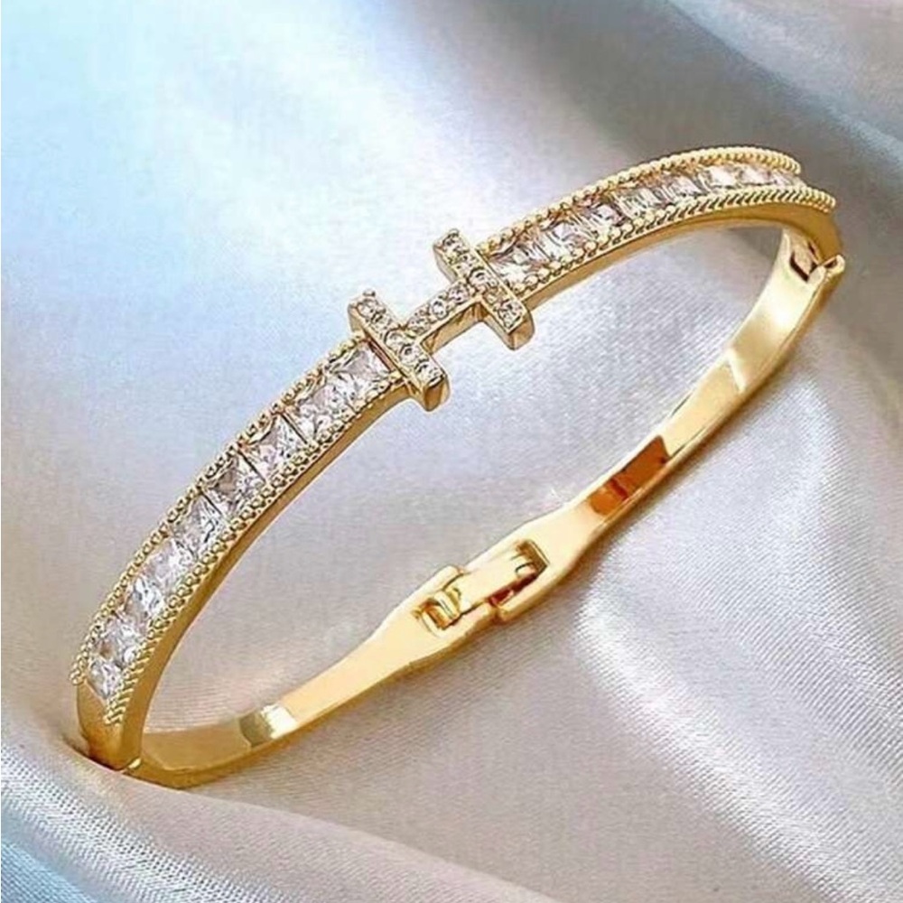 Elegant H Letter Inlaid Cubic Zirconia Bracelet, Stunning 😍 Gold filled Quality